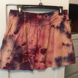 The-dye cord skirt with pockets.